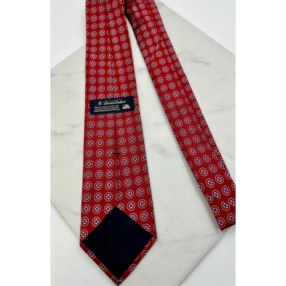 Vintage Brooks Brothers Red Medallion Floral Silk Tie English Fabric USA Made